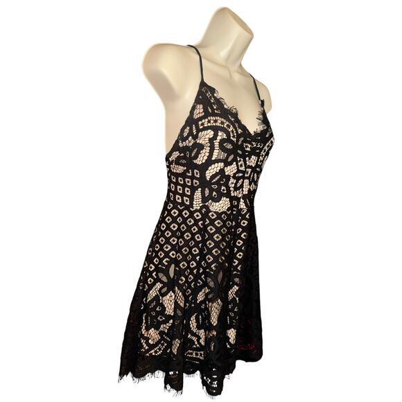Express black lace halter lace up romper size 8 - Picture 2 of 7